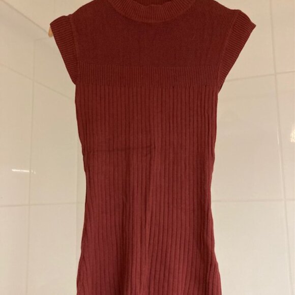 RW&CO. Burgundy Ribbed Mock Neck Sweater Top - Picture 3 of 5